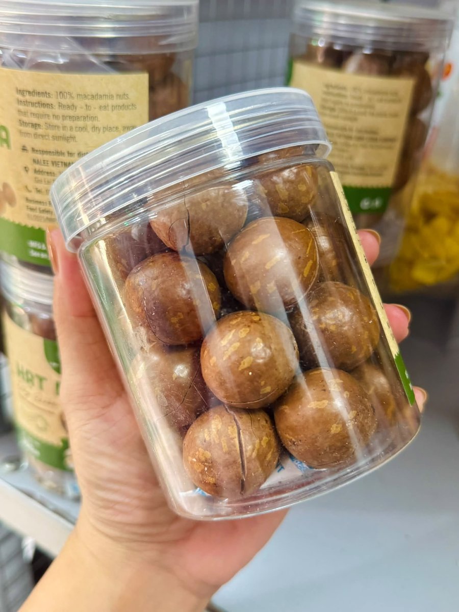 lethilannalee's tweet photo. Kho Lan hiện sáng nay có  20 hộp Macca còn vỏ – size ĐẠI thôi ạ.
👉 Size 28+ hạt to, đẹp, chắc tay, ăn béo bùi rất thích.
💥 GIÁ TRI ÂN: CHỈ 79K/HỘP 250GR
https://t.co/lF46XOnR9c
https://t.co/Tagt3kyB5g 
https://t.co/pyM5DdubDS https://t.co/zJFjJLwZWk
