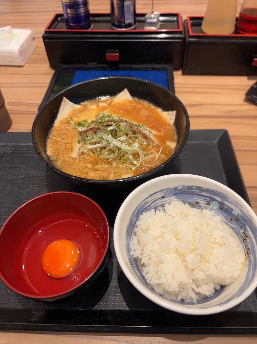trtrtarot555's tweet photo. すごいはま寿司とサイゼがあるイオン初めて見た
初めて見たラーメン屋もあったから入ってみた
＃イオンモール https://t.co/ukckAp8k4f