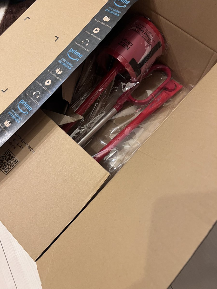 Flyer_Blog's tweet photo. トイレを掃除するブラシは丁寧に段ボールに入って送られ来て、25万のグラボは紙袋で送られてくる。
これがamazonだ！参ったか！！！ https://t.co/I6R8NwkZnf