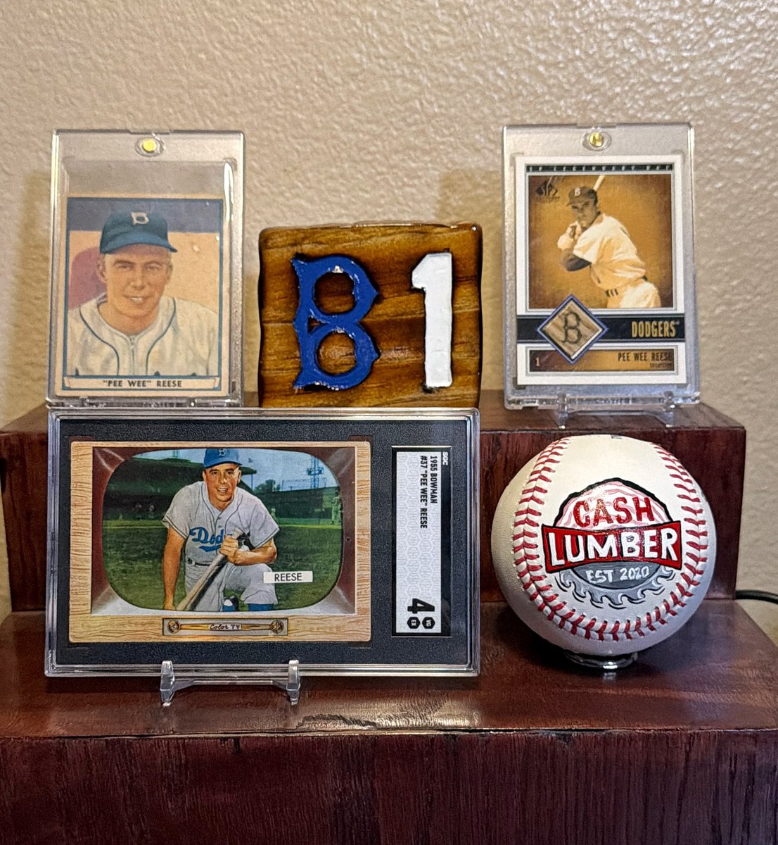 1Cash28's tweet photo. Good Morning!
It’s a Pee Wee Reese Wednesday edition of #WhatsOnYourDesk.

In game 7 of the 1955 World Series at Yankee Stadium, he scored Brooklyn’s second &amp; final run in the 2–0 win that gave the Brooklyn Dodgers their 1st &amp; only championship.
#BeTheGood
@CardPurchaser https://t.co/XV0PghbpGA