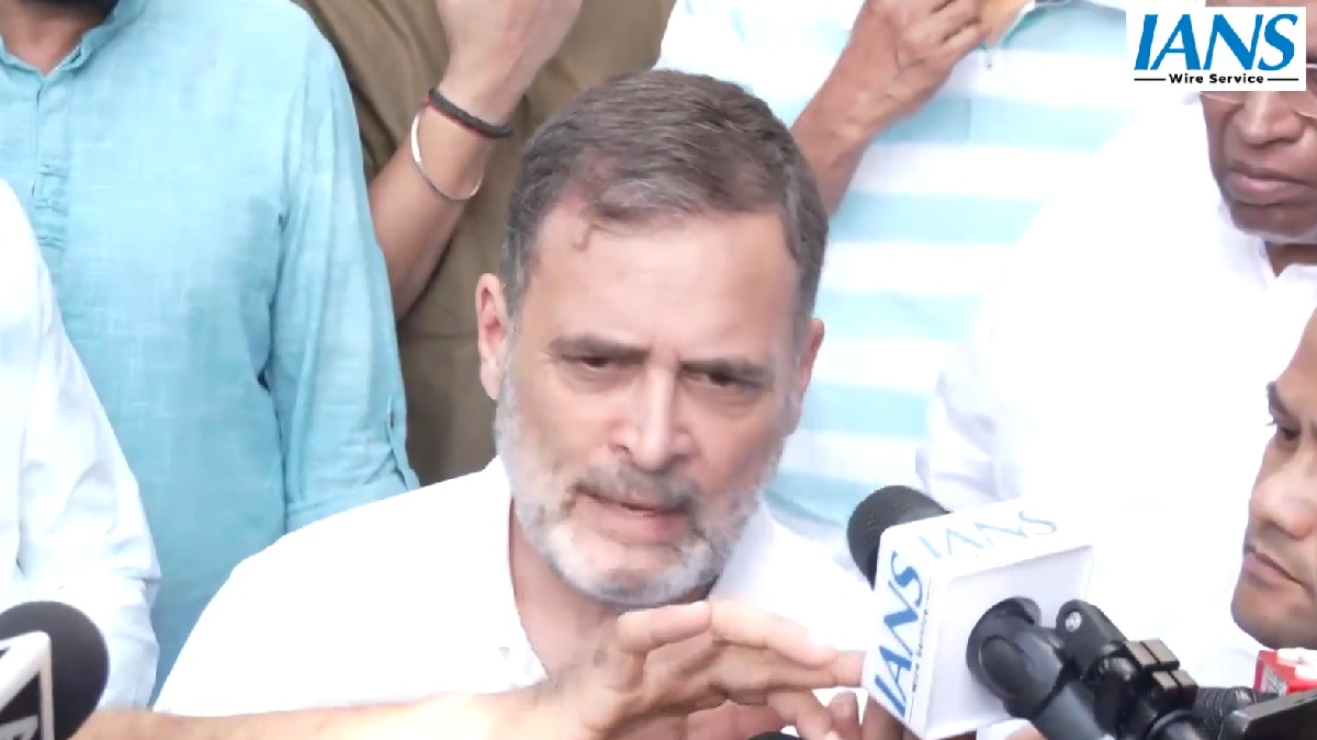 SaptashwaTV's tweet photo. ‘45 FIRs, 45 Medals’: Rahul Gandhi’s Remark During Opposition March To Election Commission

https://t.co/k7XS8iUJzd

#RahulGandhi #45FIRs #INDIABloc #GyaneshKumar #ElectionCommission #CECProtest #SIR #VoteChori #Congress #DelhiProtest #IndianPolitics #ElectionNews https://t.co/WKL3lw4o1j