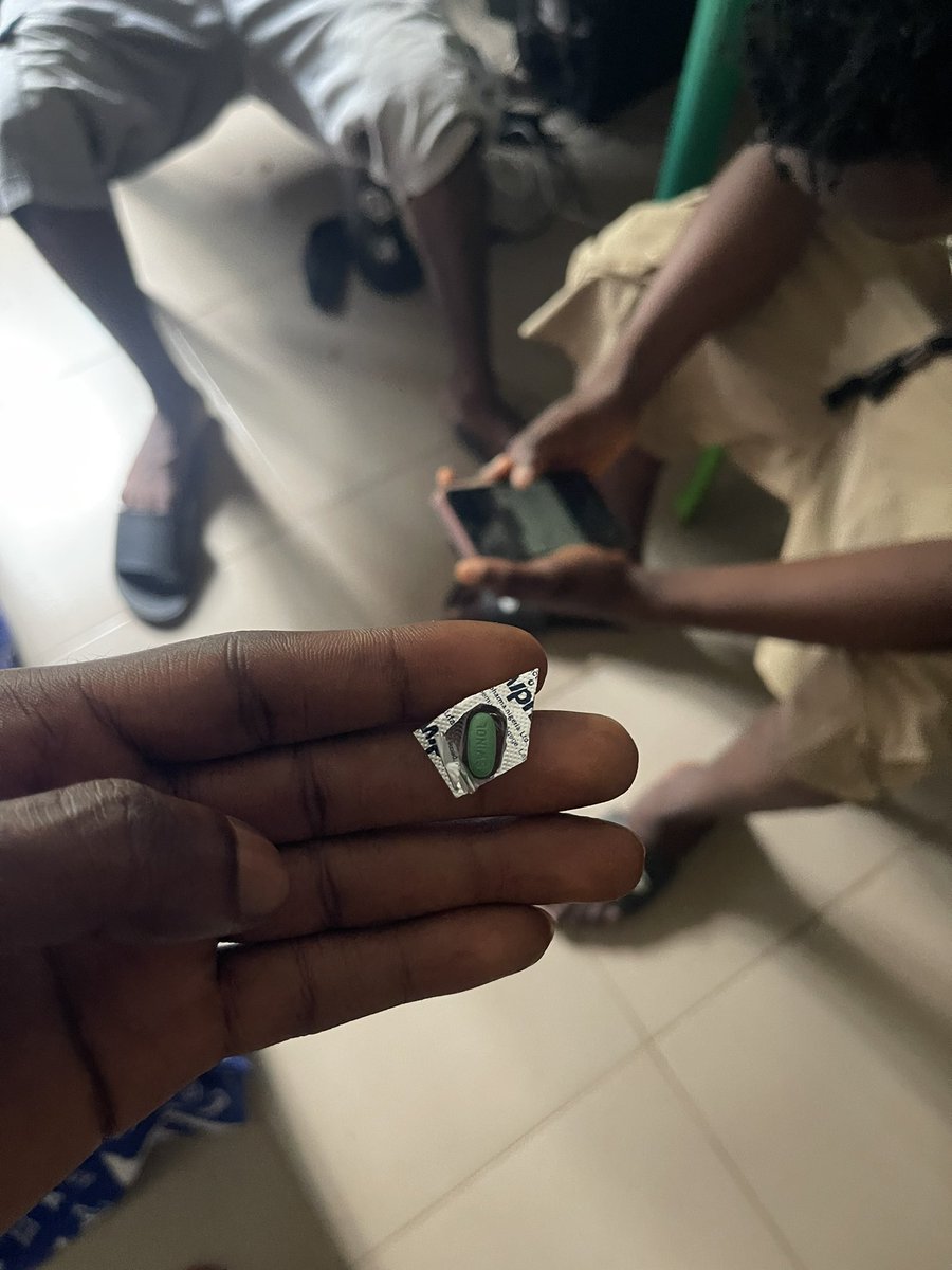 conjaigwe's tweet photo. A friend with swinol is a friend with good intentions https://t.co/f2iFyfM5IW