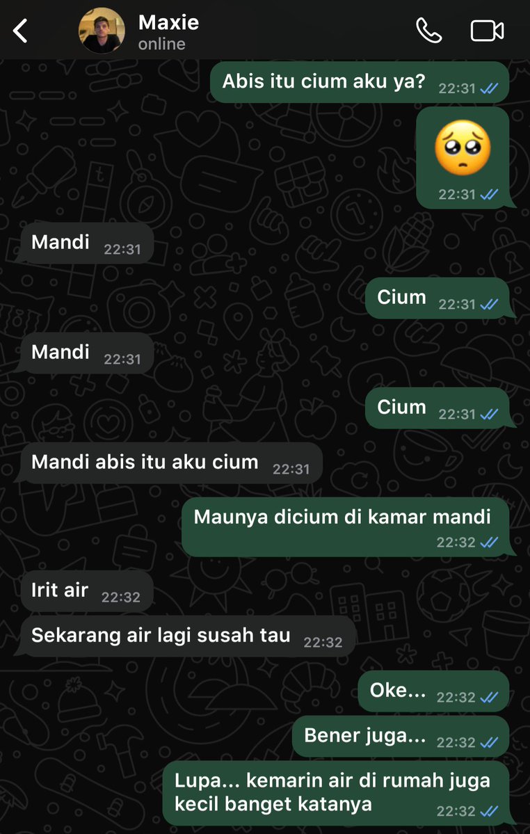 kalangitmerona's tweet photo. 3381 ㅡ #maxcar one tweet au

biasa lah... percakapan pasangan fenomenal ibu kota yang agak 🔞 https://t.co/D8fd6r26NZ