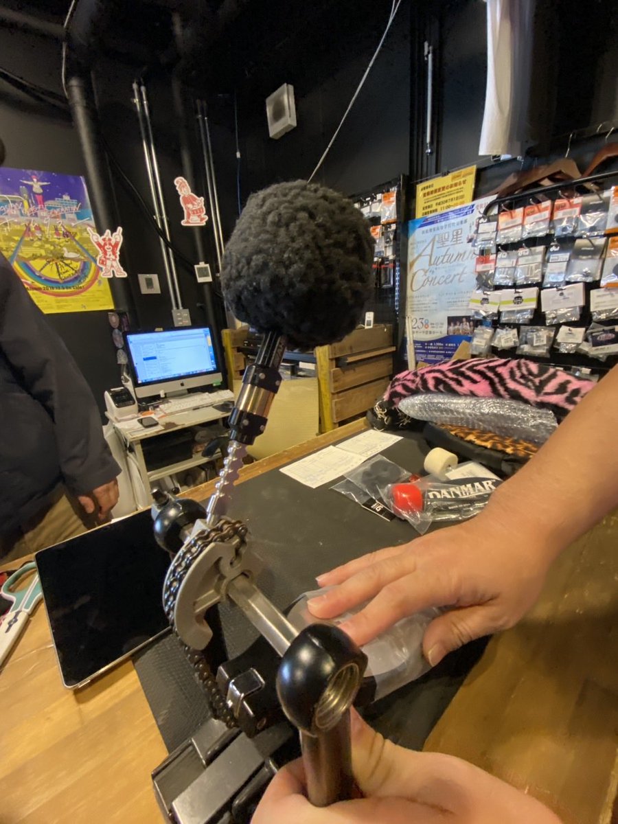 LABREA_TRADING's tweet photo. 本日は静岡県浜松にある【SONIX】へご挨拶に！写真にある黒のモフモフビータはスティーブ・ジョーダン先生が愛用しているAHEAD / BOOM KICK！他全種類お取り扱いいただいております！こちらは改めて今後ご紹介いたしやす！増田先生！いつもありがとうございまっする！＃アヘッド #ビーター #ソニックス https://t.co/rLejKbNivi