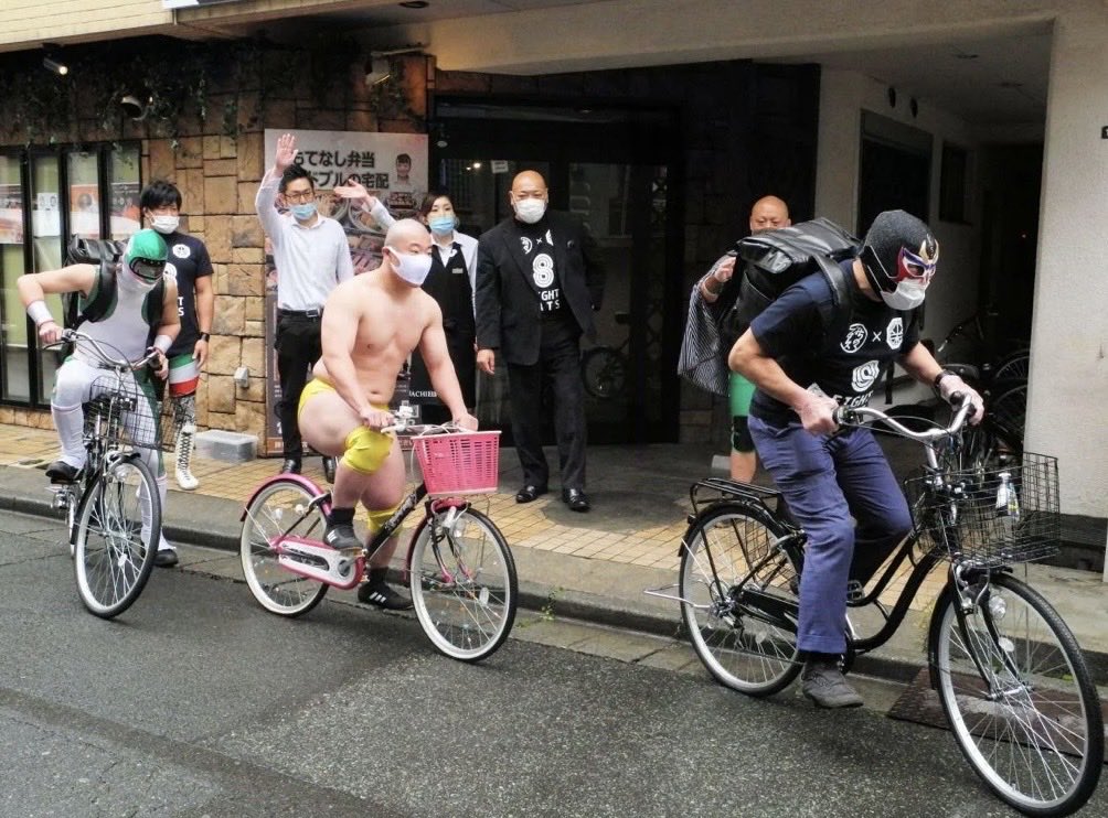 punchtahara's tweet photo. みちプロぐらいになるともう団体あげてデリバリーしちゃうからね！
#職業に貴賎無し https://t.co/gCIjD2Ibjd