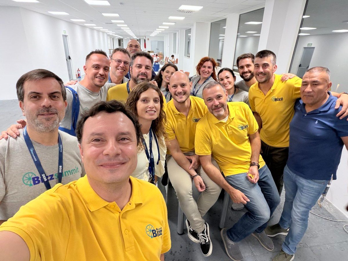 mariotrueba365's tweet photo. Aún recuperando energías del #BizzSummit2026 Un año de trabajo concentrado en dos días.

Sponsors, voluntarios, speakers y asistentes: vuestros abrazos, risas y ganas de compartir hacen que merezca la pena y nos recargan las pilas.

Gracias ❤️ #SomosComunidad #MVPBuzz #BizzSummit #Microsoft