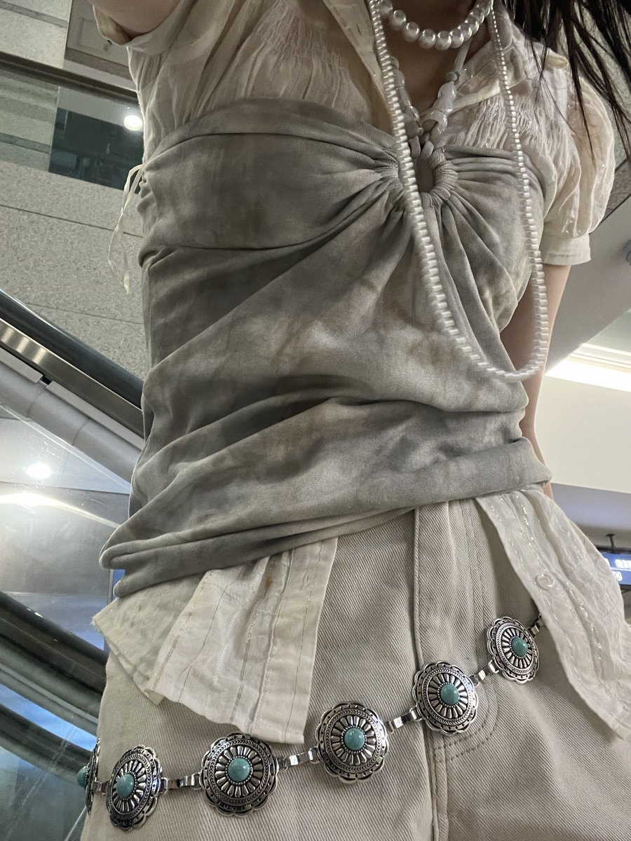 0lt4y0's tweet photo. ね、最近の服みてよ
#ootd #outfit https://t.co/fz8KBDJ4cK