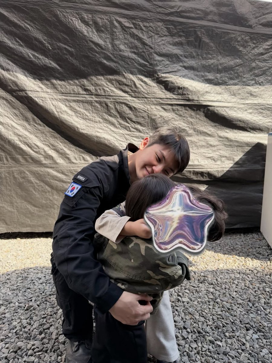 hw96ers's tweet photo. i cant help but imagine that this is also how soft he looks at his babies (cats) too 🥹 https://t.co/OmOIeTQANX
