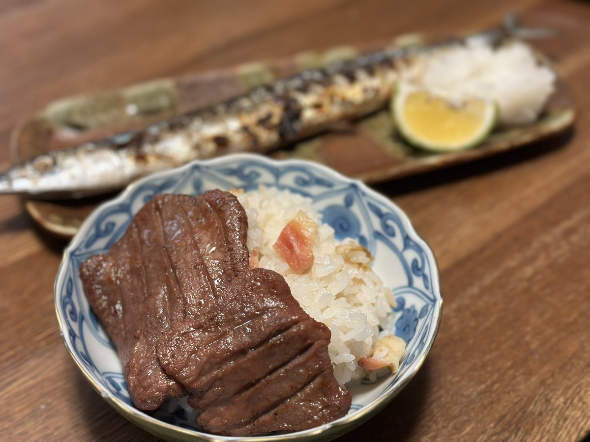 sj___611's tweet photo. かおるさんがホッキ飯作ったと聞き、、マイル宮城できょもゆごが話してた、牛タンのせホッキ飯にして食べた🥰✨ https://t.co/EUUO3RxdQg