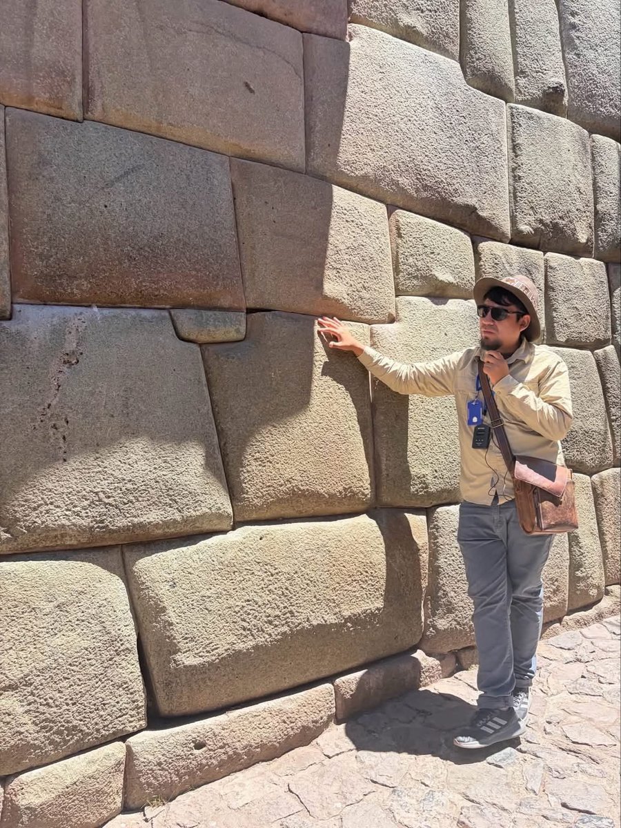 EDICIONESREGION's tweet photo. Increíble muro Megalítico a más 3450 metros sobre el nivel del mar, llamado el Palacio de Inka Roca, actualmente Museo del Arzobispado...

Rumi Llakta Alegria https://t.co/qxIrvX8lyE