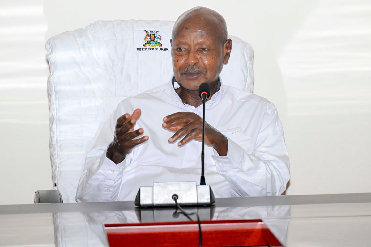KagutaMuseveni's tweet photo. I received the Commonwealth Secretary General, Ms. Shirley Botchwey, this afternoon at Entebbe.
We discussed the need for Africans to unite around our common economic interests through the African Continental Free Trade Area and to trade with partners of our choice, rather than continuing to organise ourselves along colonial lines.

We also discussed a climate fund to support alternative energy sources such as solar, hydro and nuclear, as well as a youth aspirations fund to equip Africa’s young people with the skills they need. These are the issues we must address if Africa is to transform its enormous potential into prosperity.