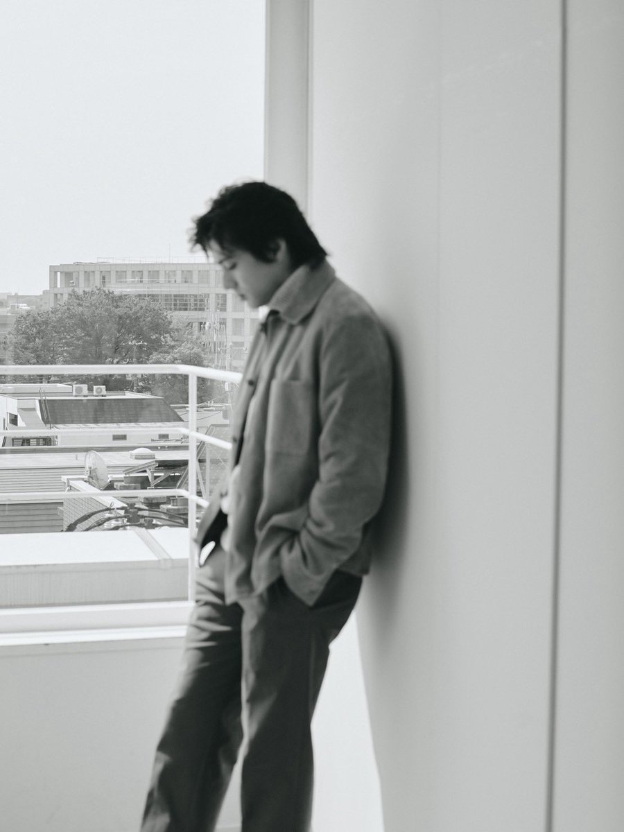 yukiyamadastaff's tweet photo. 『The Fashion Post』にて、
イタリアを代表するレザーブランド『TOD'S』とタイアップ撮影しました。

自然体でいることの強さ。

山田裕貴とトッズが紡ぐ日常〈前編〉

TOD's ー
ーwith yuki yamada

https://t.co/kFzK1X9oQI https://t.co/pQRLPzCLXf