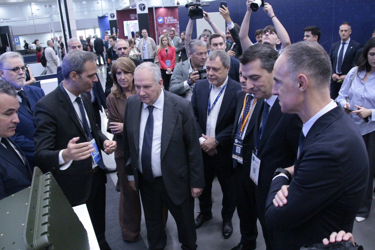UGT_FICA's tweet photo. 🚀💡 Espacio expositivo de #INDUDEF
🟢 Espacio Innovación
🤝 Espacio Networking
🗣️ Ciclo de Mesas Redondas https://t.co/98BdlQ4ADp