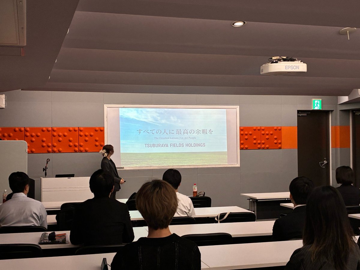 GandE_school's tweet photo. 🟥採用説明会🟥の実施報告です！

株式会社フィールズ様による会社説明会を開催！

開発工程や重視する要素にふれつつ、メーカーとは違う強みや特色などをお話しいただけました！

緊張していた生徒たちも聞きやすい話を楽しみながら聞いていました！

＃スマスロ　＃パチスロ　＃新卒採用 https://t.co/wv36J61D21