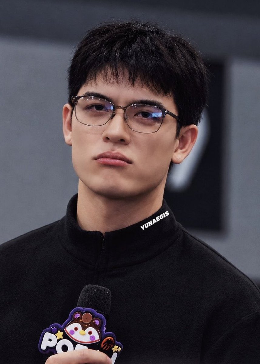 Getoffme_JG's tweet photo. sulky bear https://t.co/SMwkrWrMZx