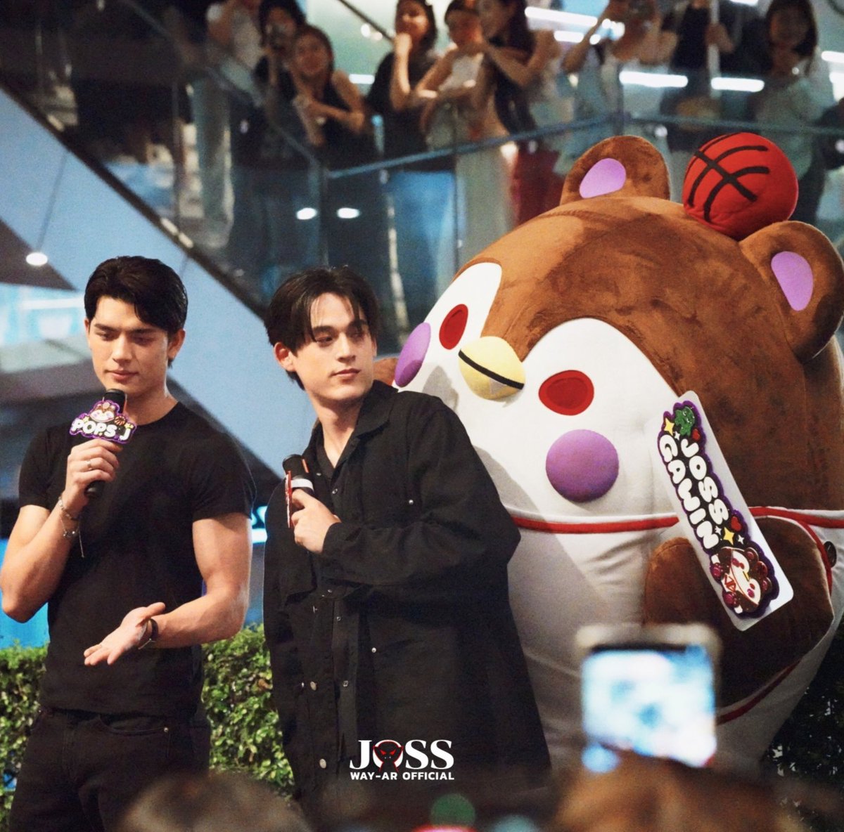 littlesmile4422's tweet photo. Pops and Dada will forever be Guinzly's safe space 🥹

#GUINZLY
#JossGawin #จอสกวิน
Cr: everafter, credit owner of the pic., februberrie, Josswayarofficial, https://t.co/lDlBUxZxMP