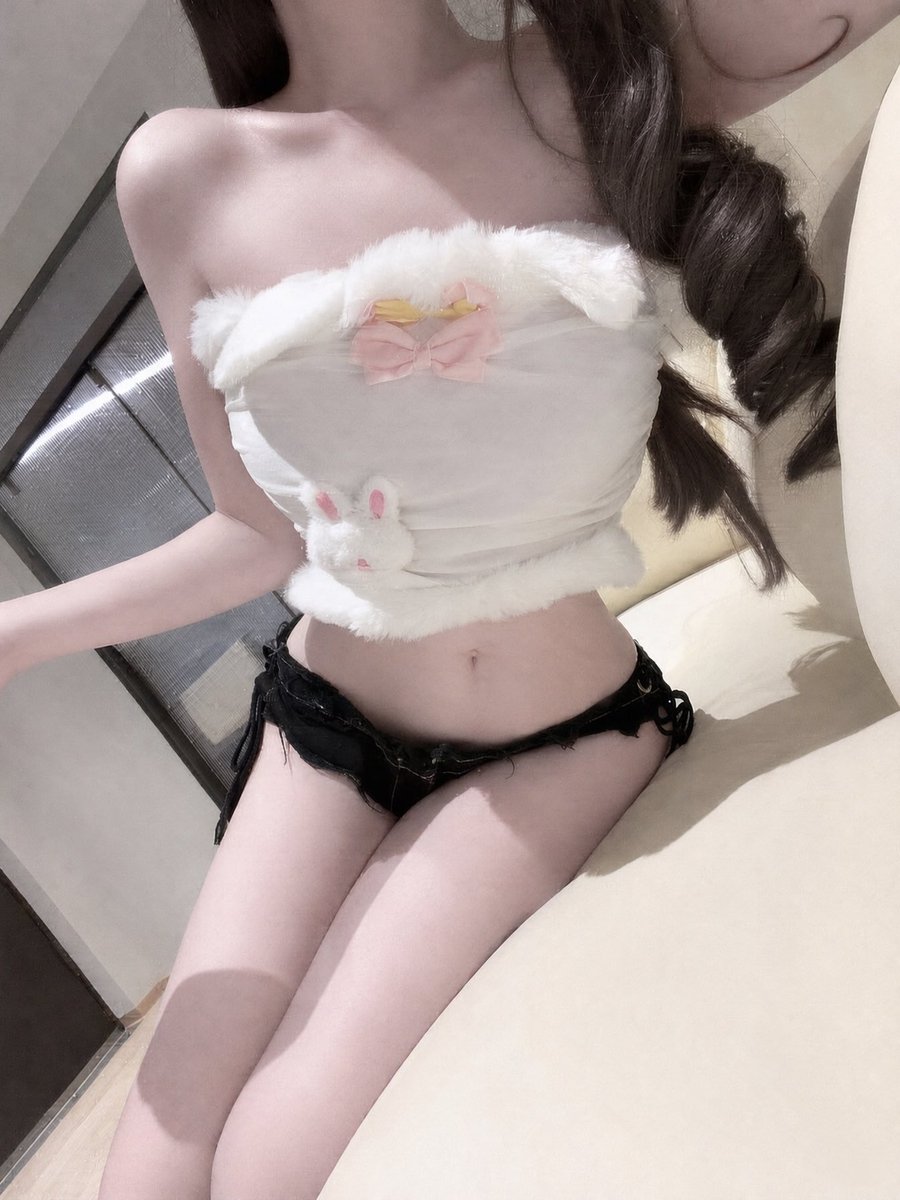 ElenaDonppmy's tweet photo. 我约会基本就穿这样 https://t.co/i09dZQ8bok