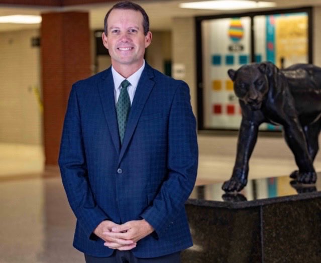 KParkCounselors's tweet photo. October is Principal Appreciation month! Mr. Solomon you truly deserve a month of celebration. KPark is fortunate to have your leadership, guidance and support on campus. Thank you for always working hard to ensure student and staff success. We appreciate you!
@HumbleISD_KPHS https://t.co/8o1731GnkH