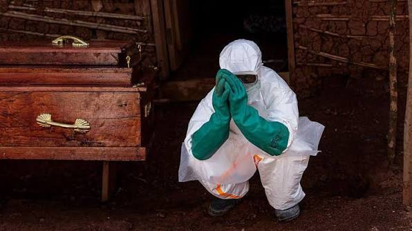 HaatufTv's tweet photo. #BREAKING : Kenyan health workers demand protection after first Ebola death.

On Tuesday, Health Minister Aden Duale announced the death of a Kenyan national who had contracted the virus while living in the Democratic Republic of Congo. https://t.co/oWliMaJLle