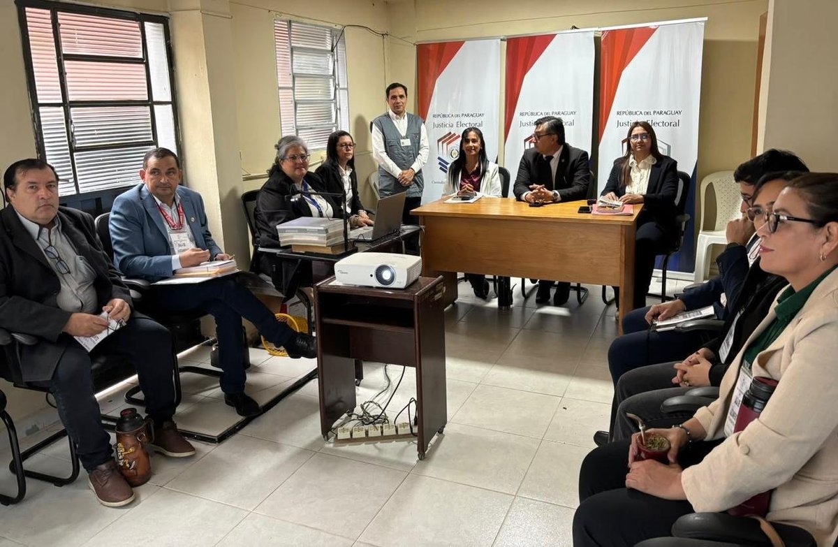 TSJE_Py's tweet photo. 📑 El Tribunal Electoral de la Octava Circunscripción Judicial del departamento de Ñeembucú, concluyó el cómputo,  juzgamiento y proclamación de las actas correspondientes a los cargos de Intendentes y miembros de Juntas Municipales de los 16 distritos del departamento.
🧵 https://t.co/5r2qhbwedM