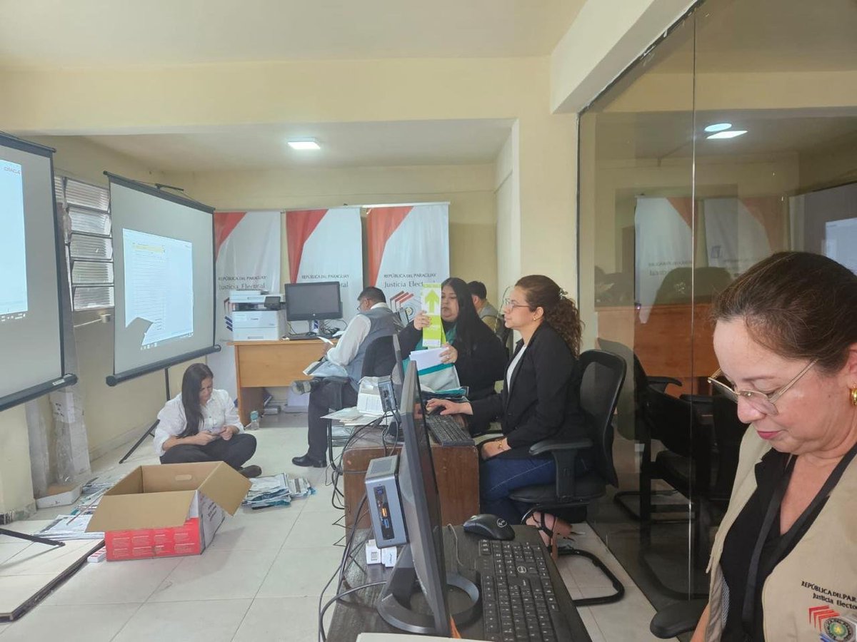 TSJE_Py's tweet photo. 📑 El Tribunal Electoral de la Octava Circunscripción Judicial del departamento de Ñeembucú, concluyó el cómputo,  juzgamiento y proclamación de las actas correspondientes a los cargos de Intendentes y miembros de Juntas Municipales de los 16 distritos del departamento.
🧵 https://t.co/5r2qhbwedM