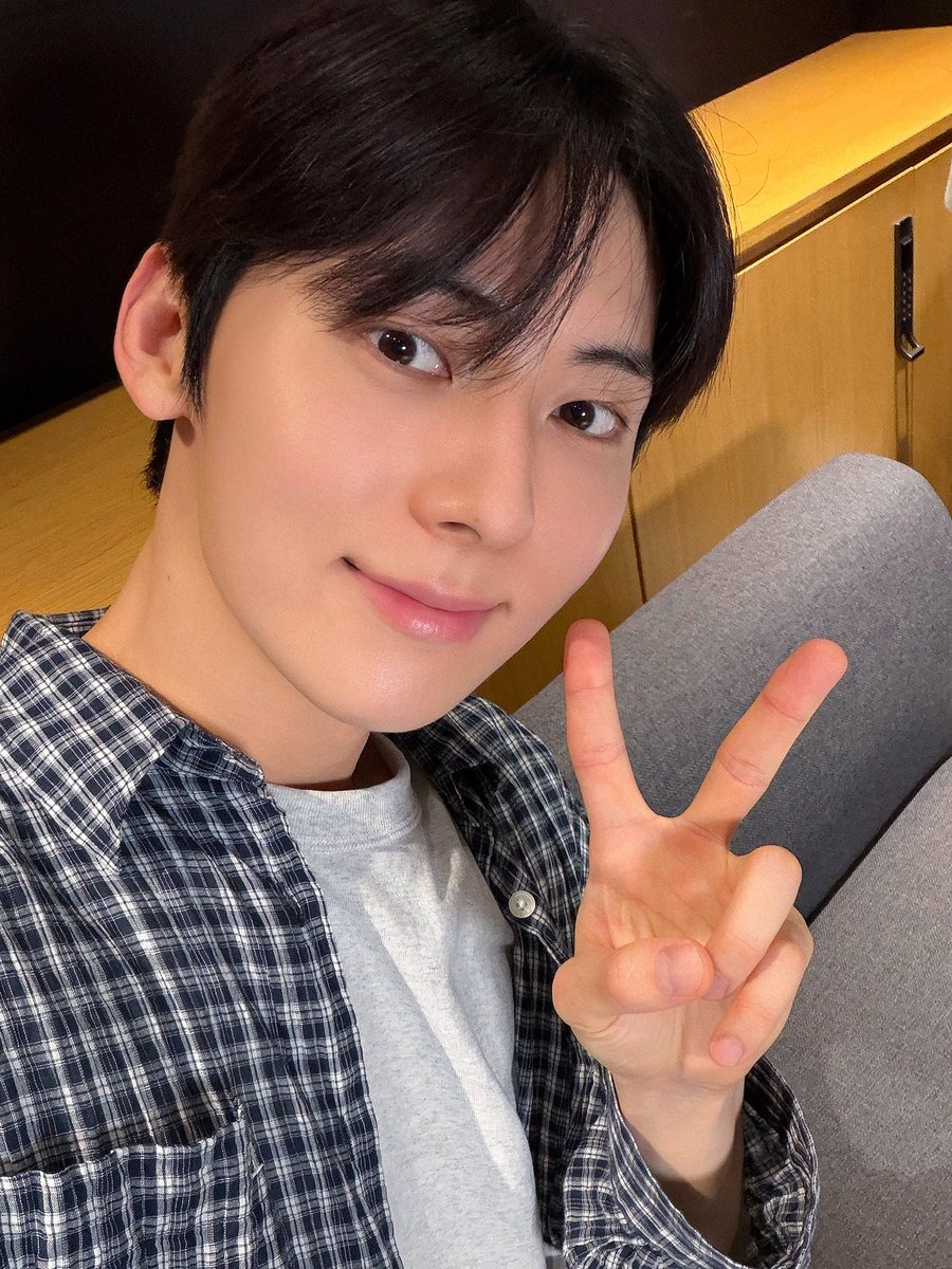 MINHYUN_PLEDIS's tweet photo. [#Moment_H] 📸
OUR🍑

#황민현 #HWANGMINHYUN
#OUR https://t.co/jzFFLcsltv
