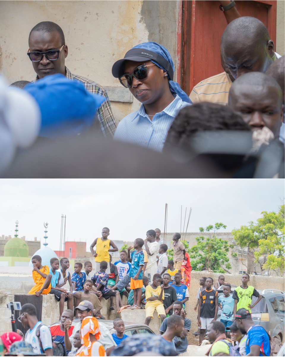 MarieKhoneFaye's tweet photo. Dans la continuité de mes visites aux localités touchées par les pluies, je me suis rendue à Yoff Tonghor pour témoigner ma solidarité aux familles sinistrées et leur apporter du réconfort.

J’ai été particulièrement touchée par l’entraide entre voisins et la mobilisation des bonnes volontés dans les écoles et les lieux publics. Dans ces moments, ces gestes de générosité spontanée sont précieux. 

Je me suis également rendue auprès du Khalife général des Layènes, Seydina Mouhamadou Lamine Laye, pour lui témoigner mon soutien et m’associer à ses prières pour les familles et notre pays.

À Thiaroye-sur-Mer, en compagnie du maire, Monsieur El Mamadou Ndiaye, j’ai rencontré des familles sinistrées et pris la mesure des difficultés auxquelles elles font face.

Ces moments d’écoute et de partage se sont poursuivis à l’école élémentaire de Médina Mbao Gare 2, avec Monsieur Pape Pouye, directeur général du COSEC, puis aux Maristes, avec Monsieur Babacar Mbengue, maire de Hann Bel-Air.

En cette période difficile, mes pensées accompagnent toutes les personnes touchées par les pluies. Je salue leur courage, ainsi que l’engagement des services publics et de toutes celles et ceux qui leur viennent en aide.

À leurs côtés, je souhaite témoigner ma solidarité et contribuer à l’élan d’entraide, en appui aux efforts de l’État. Dans cet esprit, une dizaine de camions seront déployés en priorité sur Maristes aujourd’hui et sur les sites touchés pour contribuer à l’évacuation des eaux et soulager les familles.

#Sénégal #Solidarité