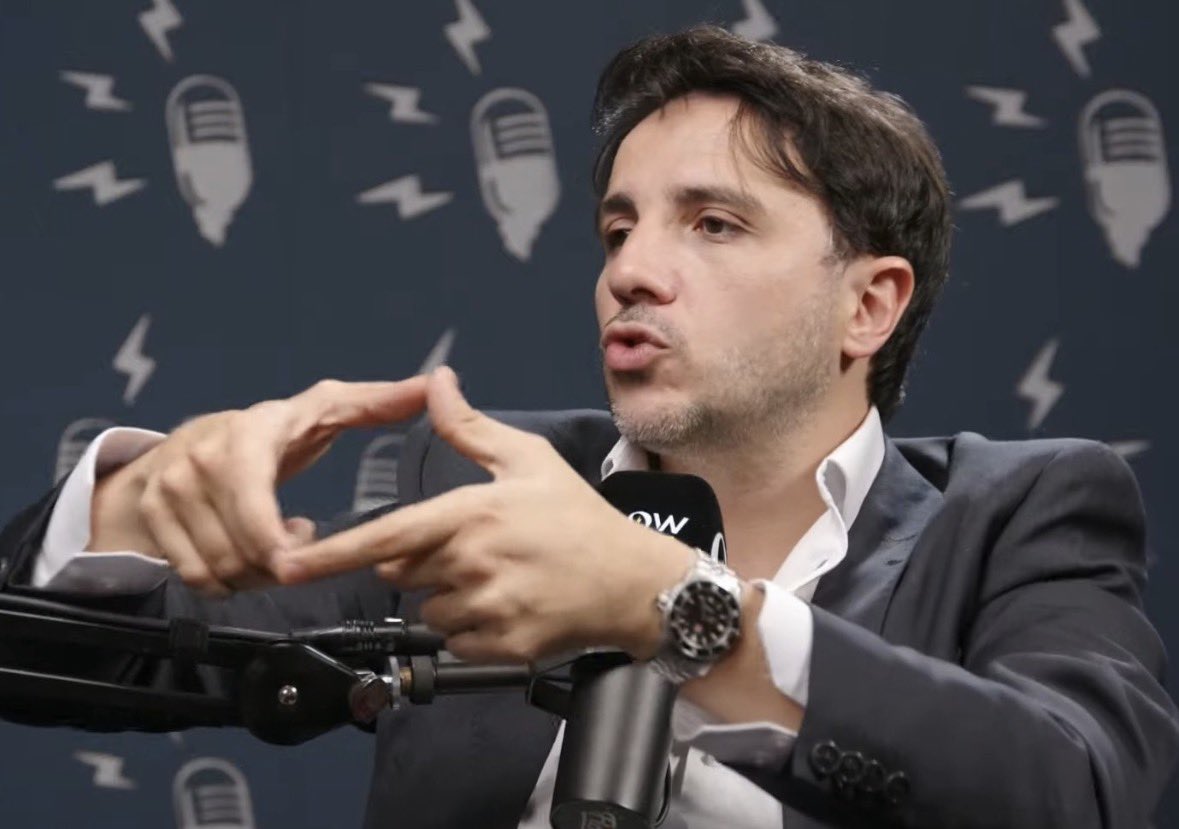 outofright's tweet photo. É bom essa divulgação do Renan, ele vai chegar em muita gente que ele jamais imaginaria, e ainda vai converter muito esquerdista e centrista para o nosso lado 

Temos que trazer eles, e não ir para o lado deles https://t.co/NGmy0QbUiR