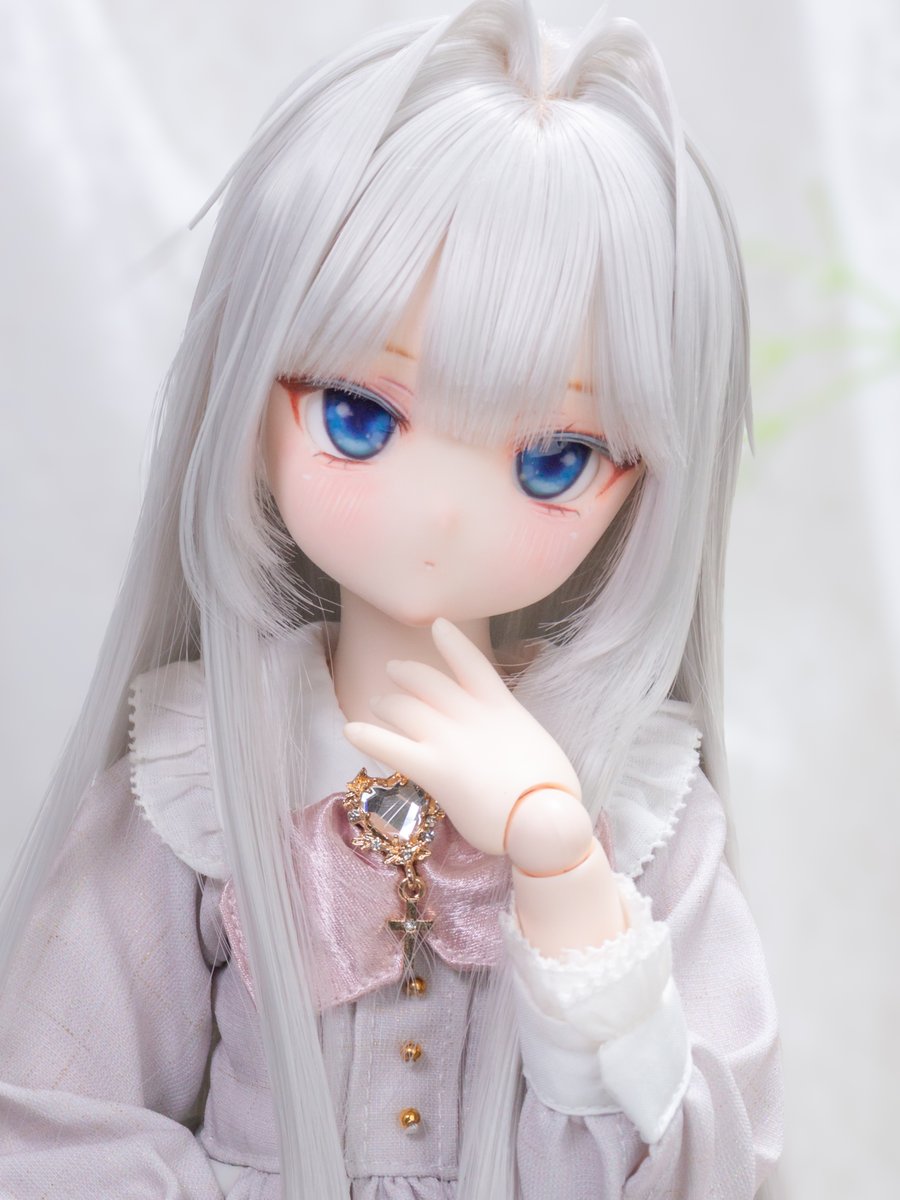 000vdoll's tweet photo. 🩵出品のお知らせです🩵
ツンツン27ちゃんのおうち探しをはじめました！
つけるアイによってかなり印象が変わる子です！
興味のある方は是非、のぞいてみてくださいね✨
＃ヴィっこ ＃vdoll
https://t.co/9S1yqxnt3f https://t.co/NJ4lDJ5amF