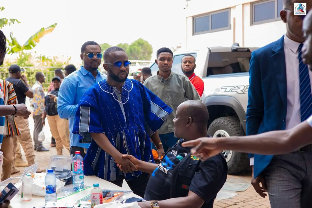 Manners7070's tweet photo. Competence. Commitment. Grassroots. That’s the Umar Hamza agenda. ✊🏾 #HamzaUmar
#WinWithHamzaUmar
#Hamza4DepNationalOrganiser https://t.co/a4YR0coq4b