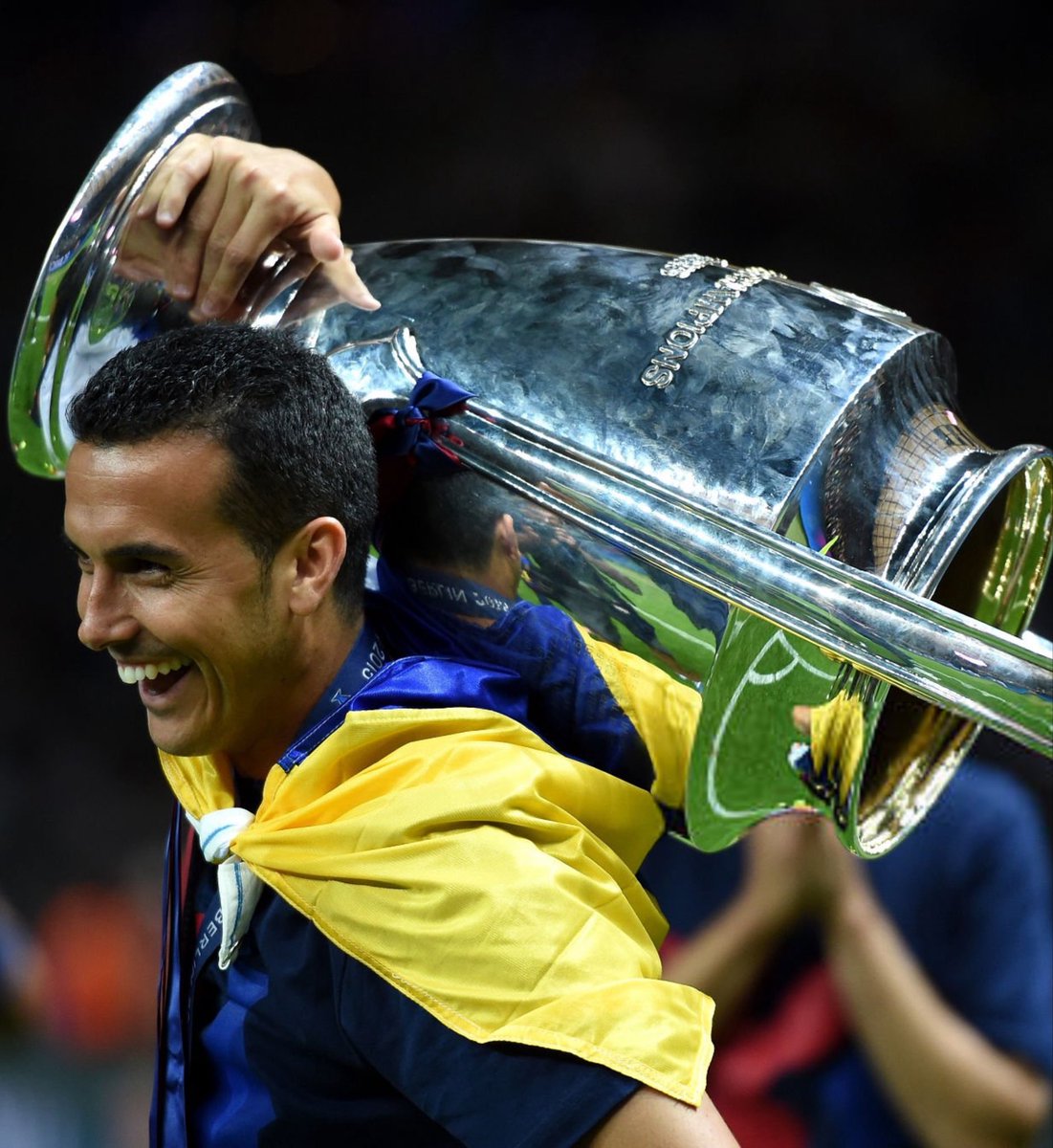 _BeFootball's tweet photo. 🚨🚨 OFFICIEL ! PEDRO RODRIGUEZ 🇪🇸 (39 ans) PREND SA RETRAITE !!! 👋 

Encore un joueur (sous coté) avec qui on a grandi, et qui a fini le jeu. 🥲 

🏟️ 861 matchs
⚽️ 214 buts
🎯 124 passes décisives 

🌍 x1 Coupe du Monde
🇪🇺  x1 Euro
🇪🇺 x1 Europa League
🇪🇸  x5 Ligas
🏆 x3 Ligue des Champions
🏴󠁧󠁢󠁥󠁮󠁧󠁿 x1 Premier League

Mais aussi…

🇪🇸 x4 Supercoupe d’Espagne
🇪🇺 x3 Supercoupe de l’UEFA
👑 x3 Coupe du Roi
🌍 x2 Coupe du Monde des Clubs 
🏴󠁧󠁢󠁥󠁮󠁧󠁿 x1 FA Cup