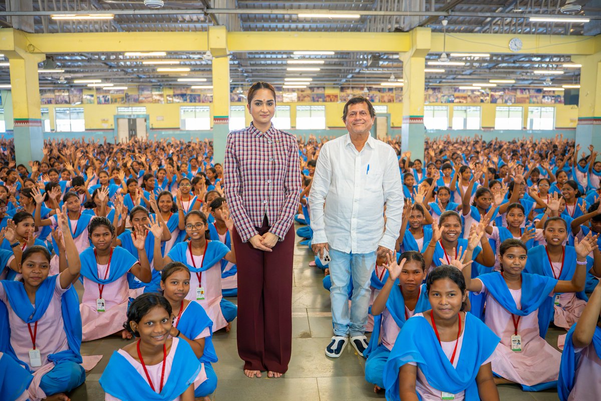 achyuta_samanta's tweet photo. Very happy to welcome Her Excellency Ms Hanisha Jairam, Ambassador of Suriname to India, to KIIT & KISS. She went around our KIIT campuses, saw the facilities at KISS and spent time with my lovable KISSians. We also spoke about the long ties of history and culture between India and Suriname.

She appreciated the confidence and smiles of my KISSians, encouraged them to dream big whatever their circumstances, and spoke about how educating a girl can help her whole family. My sincere thanks to her for spending time with our children and for her kind words.