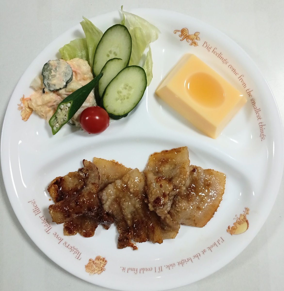 iruka1003's tweet photo. 生姜焼き(2026/10/7)

デザートは、柿😀
・卵豆腐
・ポテトサラダ
#おうちご飯 https://t.co/dbmcp9hX5Q