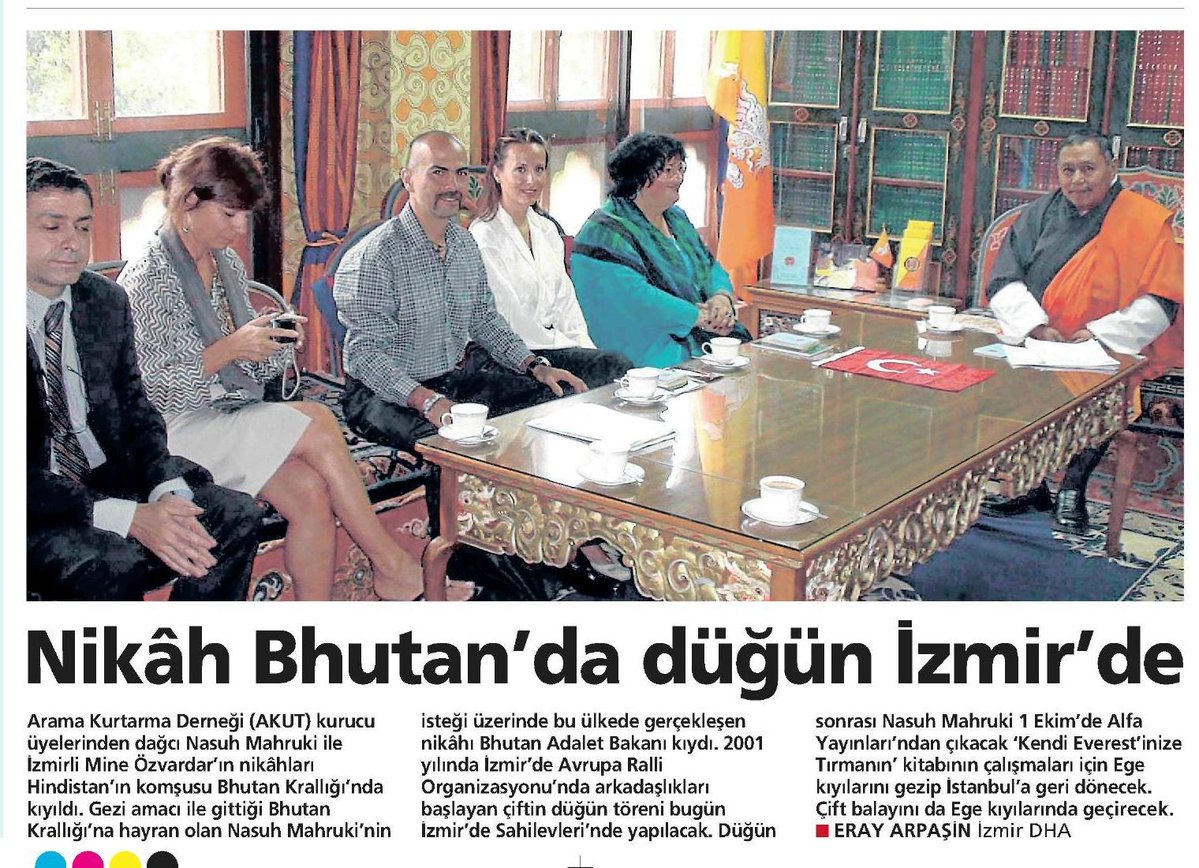 nasuhmahruki's tweet photo. 17 yıl önce Himalaya Krallıklarını motosikletle gezdiğimiz yolculukta geleneksel bir Budist düğün töreniyle Bhutan Krallığında evlendik ve Bhutan'da resmi olarak evlenen dünyadaki ilk yabancı çift olduk. https://t.co/yGQPXbqyqx