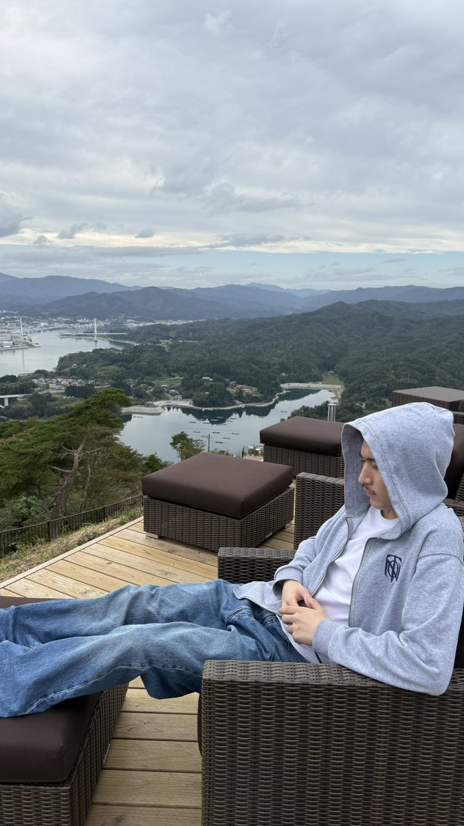 juju__yong's tweet photo. いいケツしてるセクシーな人がタイプ https://t.co/ZstkjL7yw0