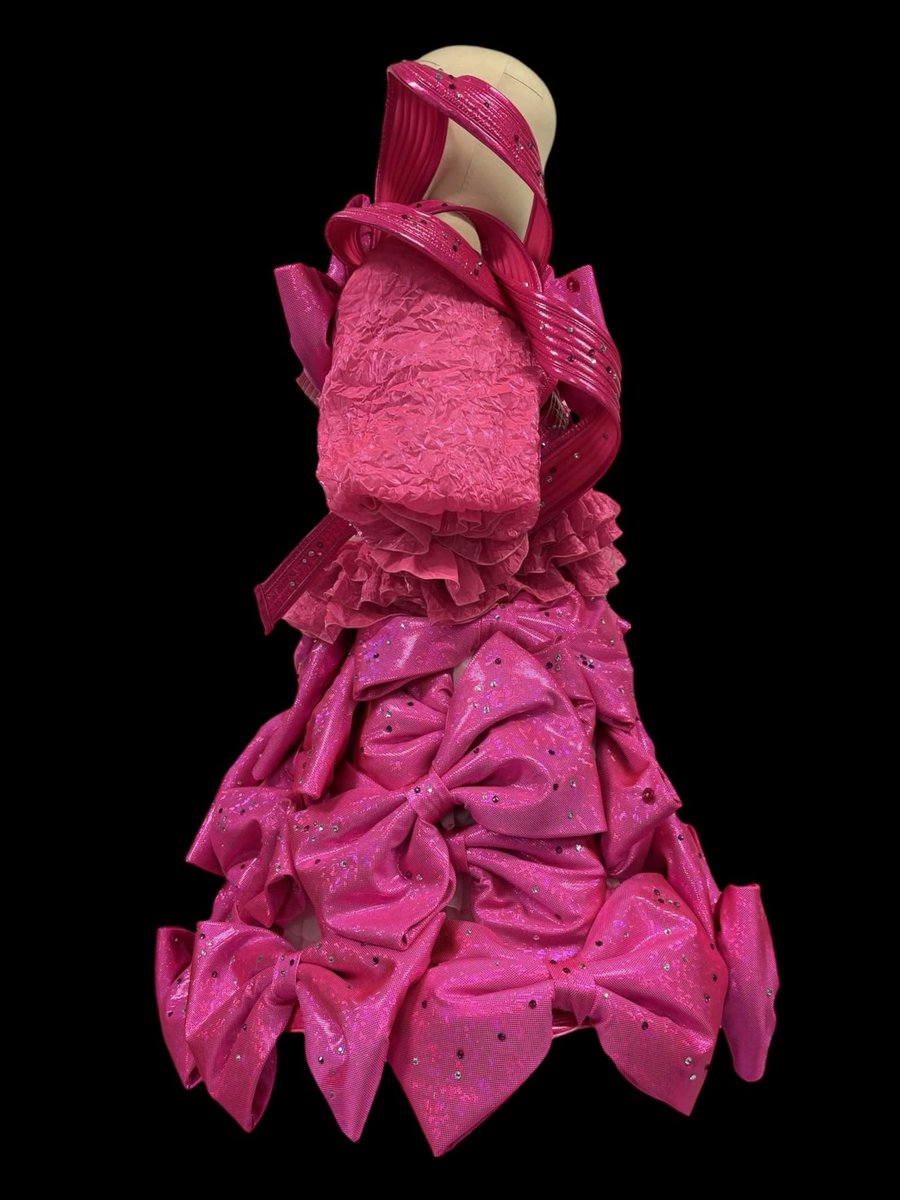 _____morph_____'s tweet photo. for きゃりーぱみゅぱみゅ様(@pamyurin )

costume design &amp; styling 高橋毅様(@teoshi )

costume production  morph

ピンクリボン衣装製作させていただきました🎀
ありがとうございます💫

#きゃりーぱみゅぱみゅ #ASOBIEXPO https://t.co/ZsE5BelOsE
