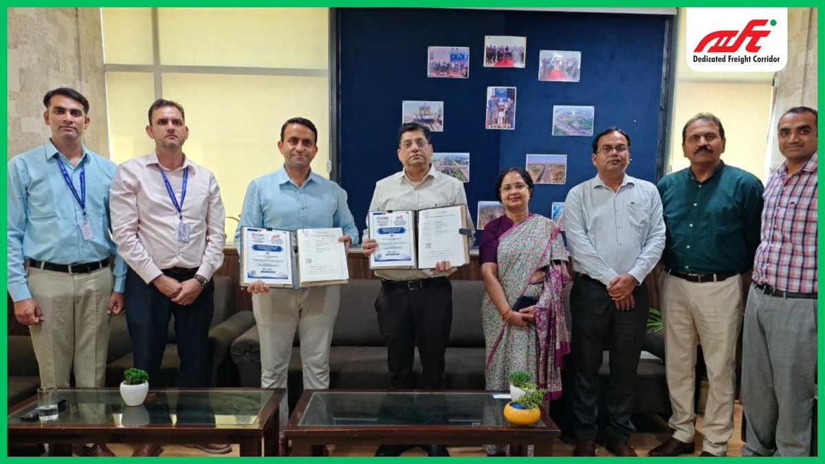 dfccil_india's tweet photo. 𝐒𝐭𝐫𝐞𝐧𝐠𝐭𝐡𝐞𝐧𝐢𝐧𝐠 𝐈𝐧𝐭𝐞𝐫-𝐏𝐒𝐔 𝐂𝐨𝐥𝐥𝐚𝐛𝐨𝐫𝐚𝐭𝐢𝐨𝐧 𝐟𝐨𝐫 𝐁𝐞𝐭𝐭𝐞𝐫 𝐅𝐚𝐜𝐢𝐥𝐢𝐭𝐢𝐞𝐬 𝐌𝐚𝐧𝐚𝐠𝐞𝐦𝐞𝐧𝐭

DFCCIL has signed a Memorandum of Understanding (MoU) with the Central Warehousing Corporation @cwc_warehouse for the management of pest control services across the #DFCCIL Complex.

With over 60 years of expertise in pest management services, CWC is a Navratna PSU and holds certifications including ISO 9001, ISO 27001, ISO 14001, ISO 45001, and OHSAS standards.

This unique partnership brings together two leading Public Sector Undertakings, one under the Ministry of Railways and the other under the Ministry of Consumer Affairs, Food & Public Distribution, reflecting a shared commitment to excellence, efficiency, and quality service delivery.

#DFCCIL #CWC #MoU #PSUCollaboration #FacilityManagement #PestControl #MinistryOfRailways