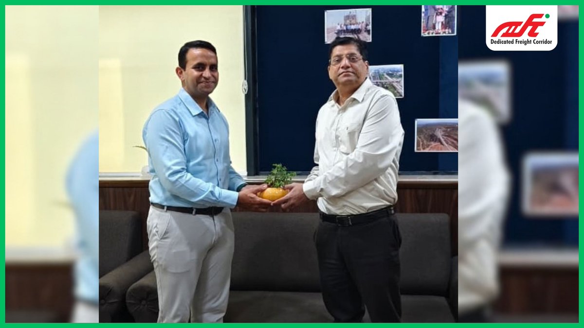 dfccil_india's tweet photo. 𝐒𝐭𝐫𝐞𝐧𝐠𝐭𝐡𝐞𝐧𝐢𝐧𝐠 𝐈𝐧𝐭𝐞𝐫-𝐏𝐒𝐔 𝐂𝐨𝐥𝐥𝐚𝐛𝐨𝐫𝐚𝐭𝐢𝐨𝐧 𝐟𝐨𝐫 𝐁𝐞𝐭𝐭𝐞𝐫 𝐅𝐚𝐜𝐢𝐥𝐢𝐭𝐢𝐞𝐬 𝐌𝐚𝐧𝐚𝐠𝐞𝐦𝐞𝐧𝐭

DFCCIL has signed a Memorandum of Understanding (MoU) with the Central Warehousing Corporation @cwc_warehouse for the management of pest control services across the #DFCCIL Complex.

With over 60 years of expertise in pest management services, CWC is a Navratna PSU and holds certifications including ISO 9001, ISO 27001, ISO 14001, ISO 45001, and OHSAS standards.

This unique partnership brings together two leading Public Sector Undertakings, one under the Ministry of Railways and the other under the Ministry of Consumer Affairs, Food & Public Distribution, reflecting a shared commitment to excellence, efficiency, and quality service delivery.

#DFCCIL #CWC #MoU #PSUCollaboration #FacilityManagement #PestControl #MinistryOfRailways