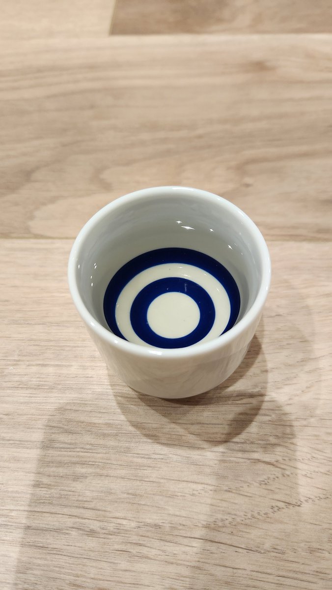 Alcohol_is_eg's tweet photo. 北国街道 なつさけ 純米吟醸 生酒
ほんのりと、スッとするような香りの吟醸香がする
米の旨味が強い、ふくよかな味わいで白ブドウのような甘み
甘みはジューシーさというよりは円やかな印象で、白ブドウを煮詰めた味が近い
#なっちゃんの酒チャンネル
#日本酒好きな人と繋がりたい
#北国街道
#山路酒造 https://t.co/jQAZw9CF1P