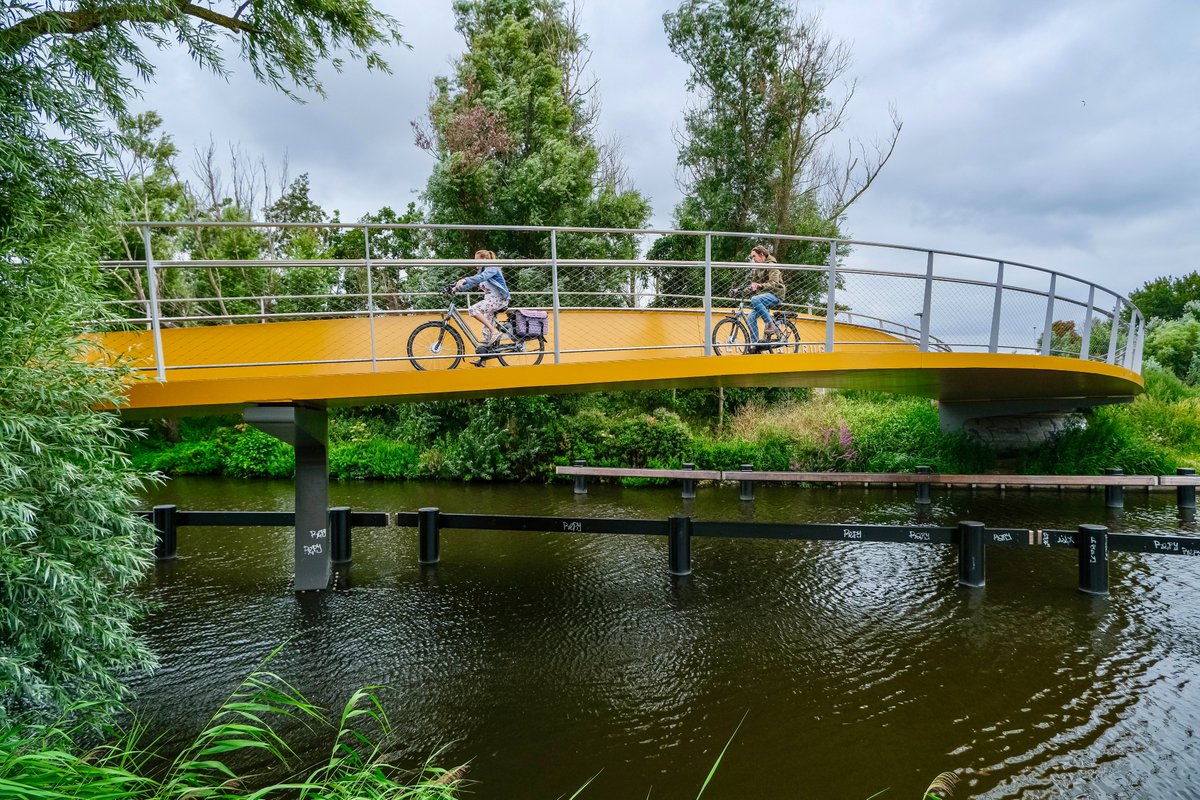 modacitylife's tweet photo. Dutch cyclists take 300 million day trips and 5.85 million overnight trips per year, generating €3.6 billion for the economy and 39,000 full-time jobs. In Europe, cycle tourism accounts for 28% of the bike industry’s total economic and employment impact.

https://t.co/yvt0hWjpeR https://t.co/keXZ0gFzTN