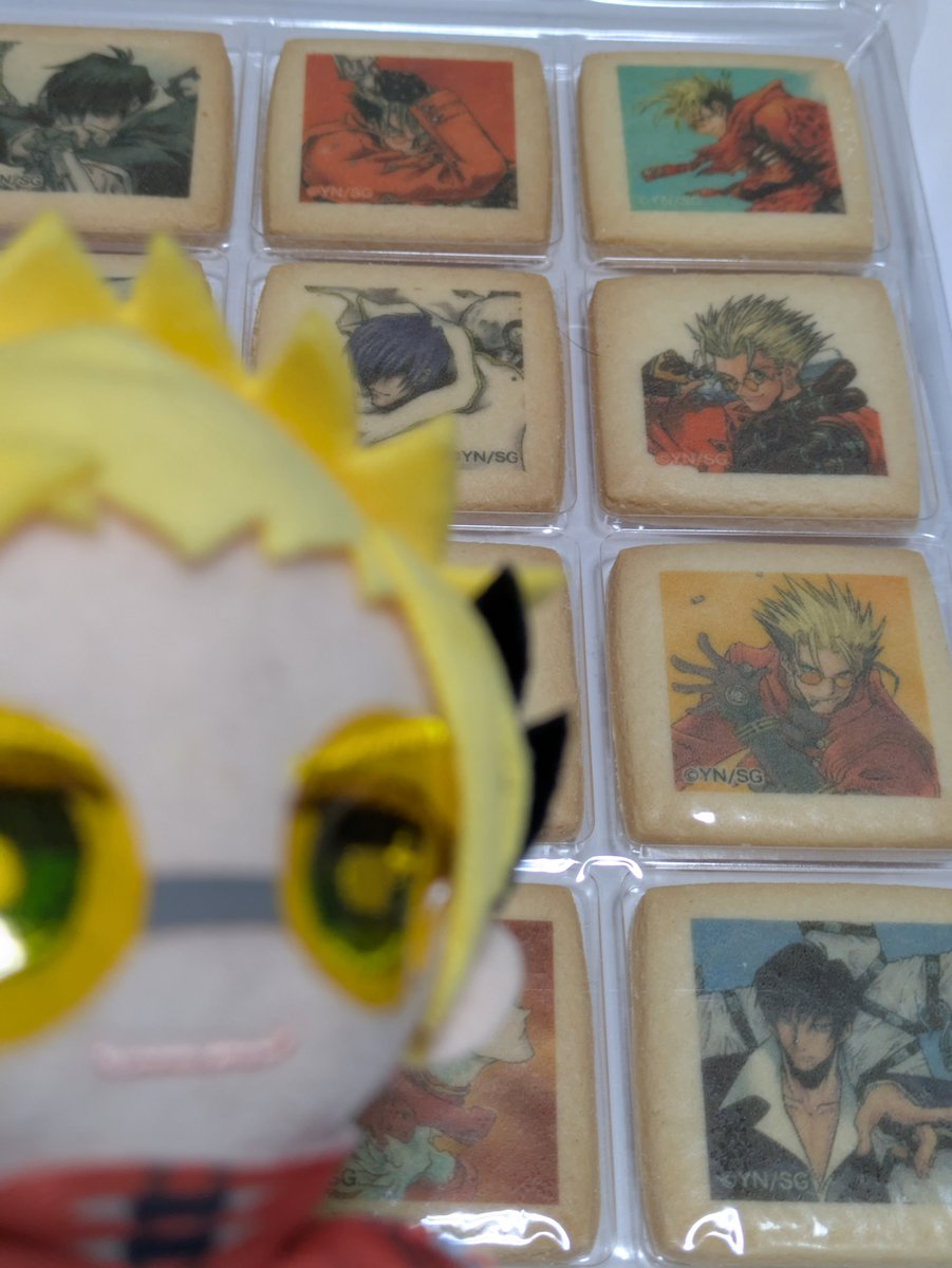 Riankdoau's tweet photo. まだ食べる勇気が出ない。このままずっと飾ってたい…。でも消費期限までには開封の儀をしなければ🥲
せっかくだからちゃんとおいしい内に食べないと。ね、ﾁｨV。 https://t.co/Ekjh9q80Ad