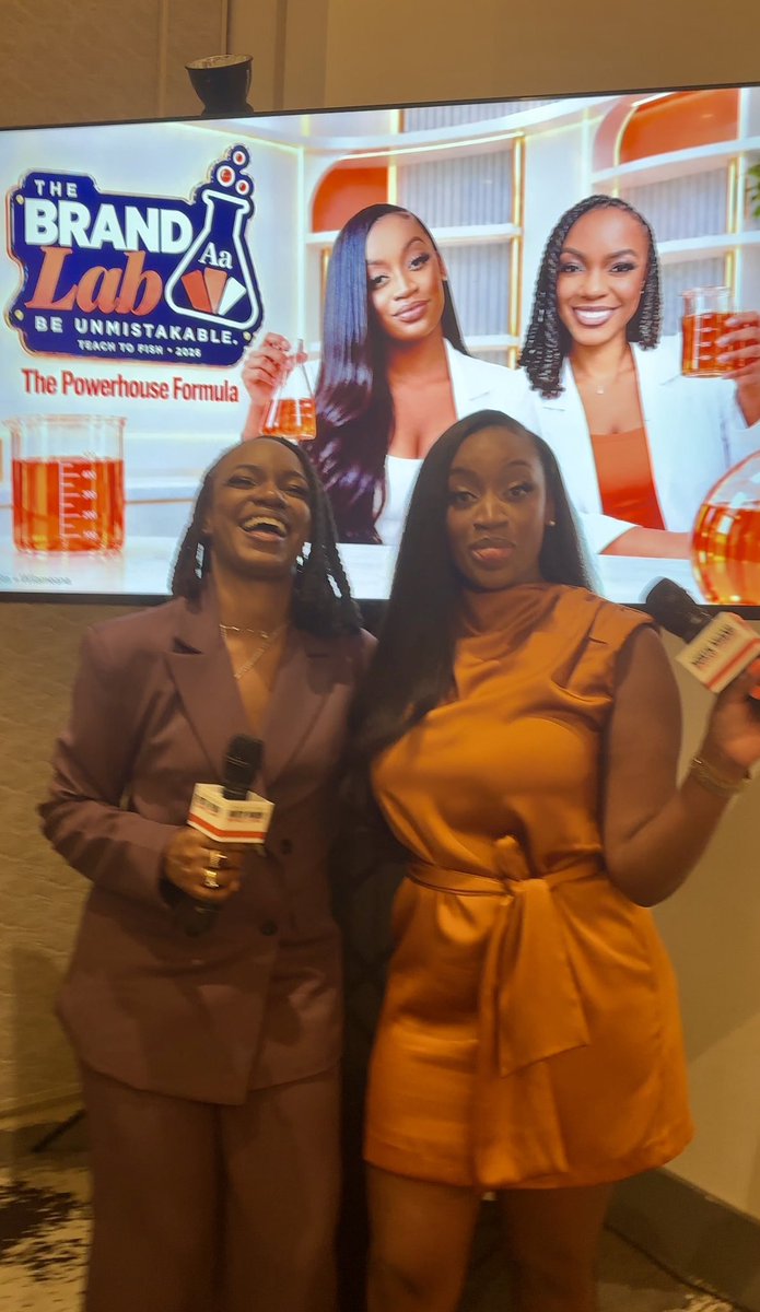 ItsEmpressRaw's tweet photo. Yesterday I was a speaker at Nomi Business Summit and I taught branding and AI 🤖 at the Brand Lab 🥼🧪🧫 and it was a major success 🥳Kandi also came through dropping gems 💎 this was so amazing. I love this new chapter and network 💫🫶🏾 https://t.co/dXfVpdTNfs