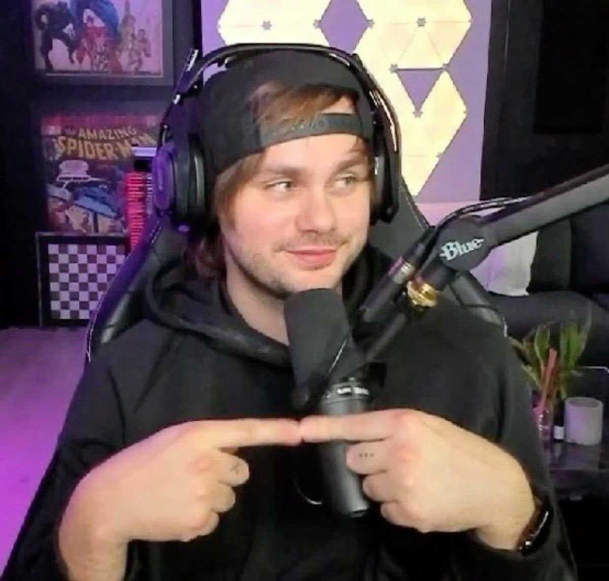 curlslead's tweet photo. / first time writing a 5sos muse in almost 2 years hi. let me in 5sos verse, gimme connections plots banter anything https://t.co/peV3jxD04u
