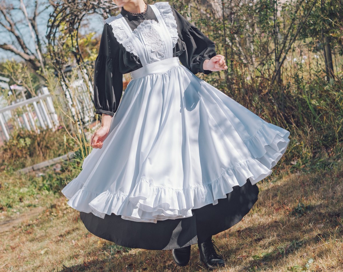 maid_no_hotel's tweet photo. お屋敷を飾る花束のようなメイド服をぜひお手元に。

給仕に相応しい華やかさ。さらにワンピースもエプロンも2wayで楽しめます。軽やかな生地と特別な仕立てで、心地よく綺麗に着られるメイド服です。

受付は10/9の20時から。
年内にお届けいたします。
https://t.co/BsGEZRDosJ https://t.co/3umym9EzD1