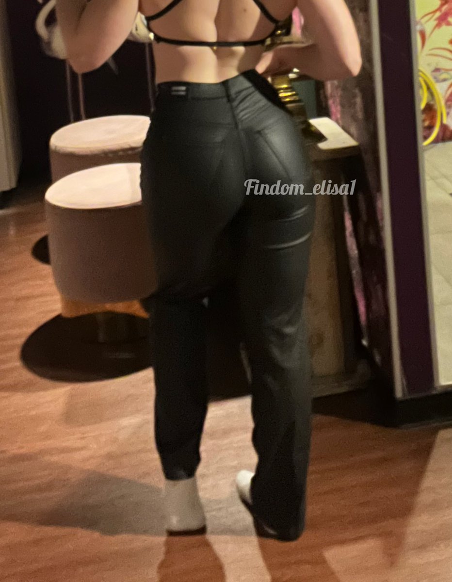 Findom_Elisa1's tweet photo. So ihr kleinen Loser,es gibt ein kleines Geschenk für euch,wer möchte meine Lieblings Lederhose kaufen, habe sie bei vielen Sessions getragen doch nun ist sie zu abgenutzt,das ist deine Chance sie zu erwerben ! 💸
Wer sich als erstes meldet bekommt sie! 

#lederleggings #herrin https://t.co/iPFndyEmaR
