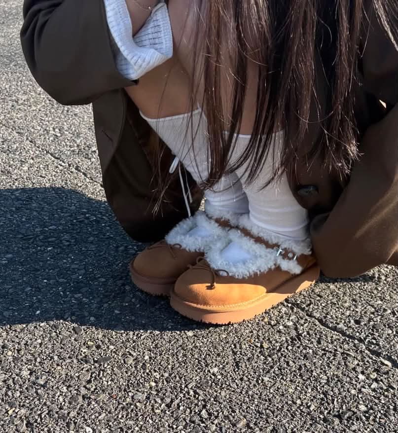 Bomixx07x's tweet photo. UGG買おうとしてた人、GU見て、、、
これ2,990円はさすがに可愛すぎる🥹🤎
4枚目だけがUGG https://t.co/oJkO4f1vfX