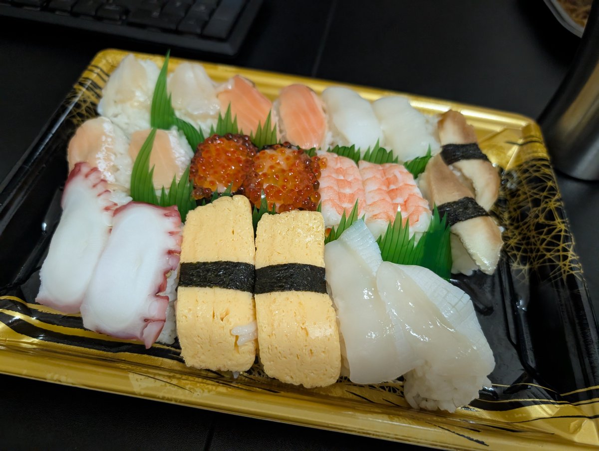 SHiN8_2DX's tweet photo. 今日ぐらい贅沢しても罰は当たらないと言われております https://t.co/pQWq04NVMm
