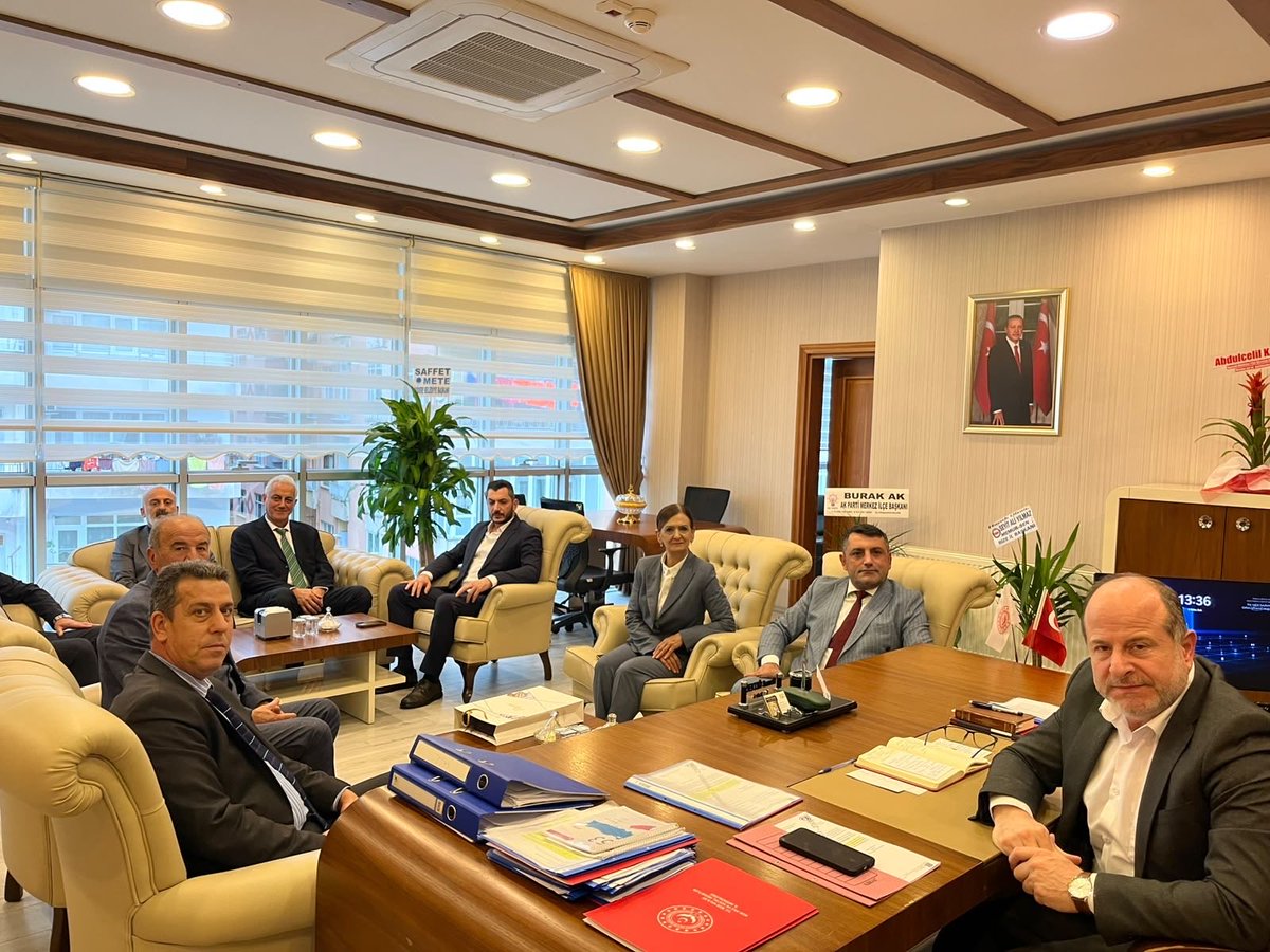 mhprizeilbas's tweet photo. İl Başkanımız Sayın İhsan ALKAN ve beraberindeki İl Başkan Yardımcılarımız ile birlikte, ilimize yeni atanan Aile ve Sosyal Hizmetler İl Müdürümüz Sayın Hamdi Özder’i makamında ziyaret ettik.
⬇️ https://t.co/lvPoWJiCb5