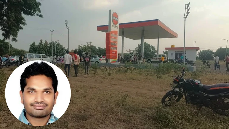 ndtv's tweet photo. Indian Oil Official Stabbed 7 Times At Maharashtra Petrol Pump He Tried To Seal
https://t.co/GsK2wABgmN https://t.co/pEfehKatyH