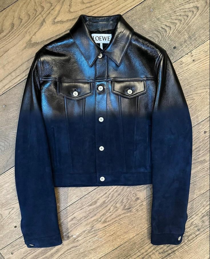 Simon04440's tweet photo. Gradient suede leather piece by LOEWE https://t.co/o1iJ4iCdpU